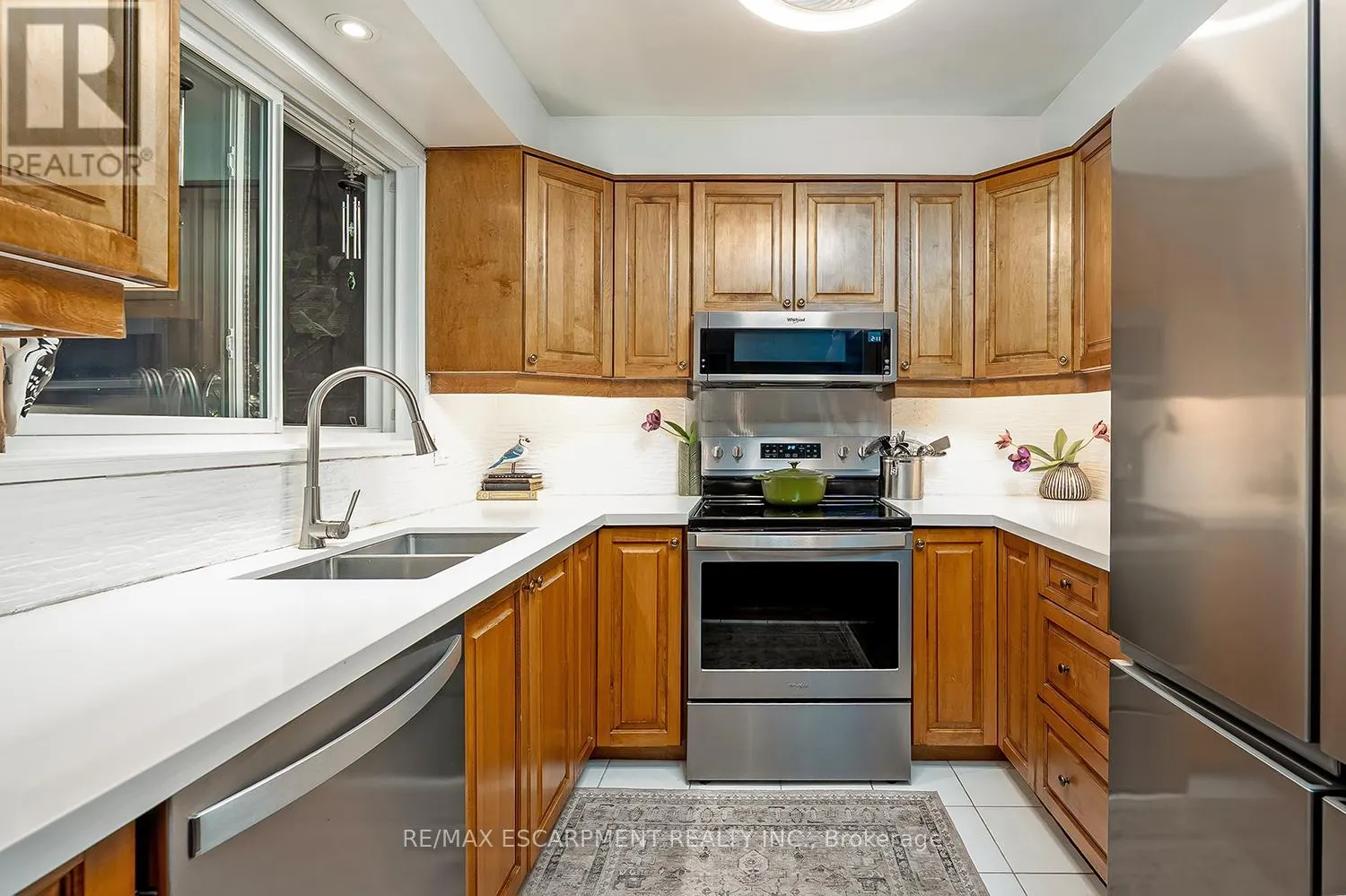5 - 1580 KERN'S ROAD