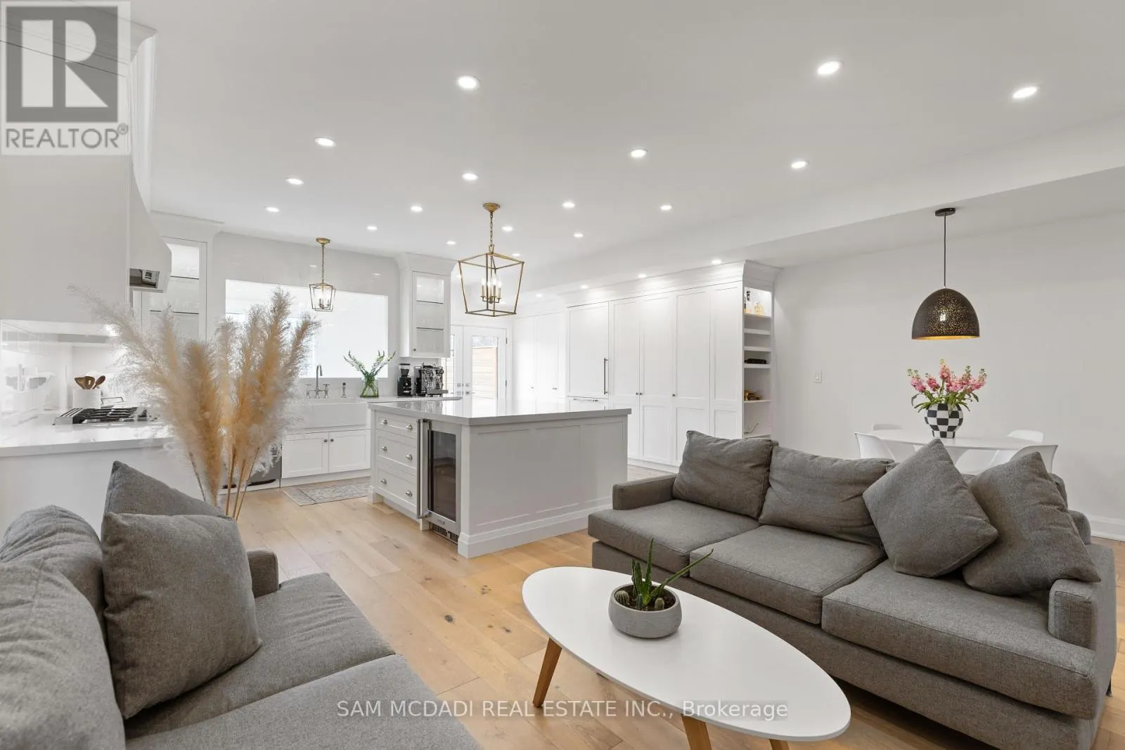 4 IROQUOIS AVENUE