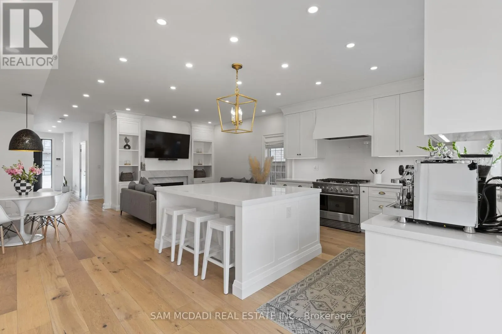 4 IROQUOIS AVENUE