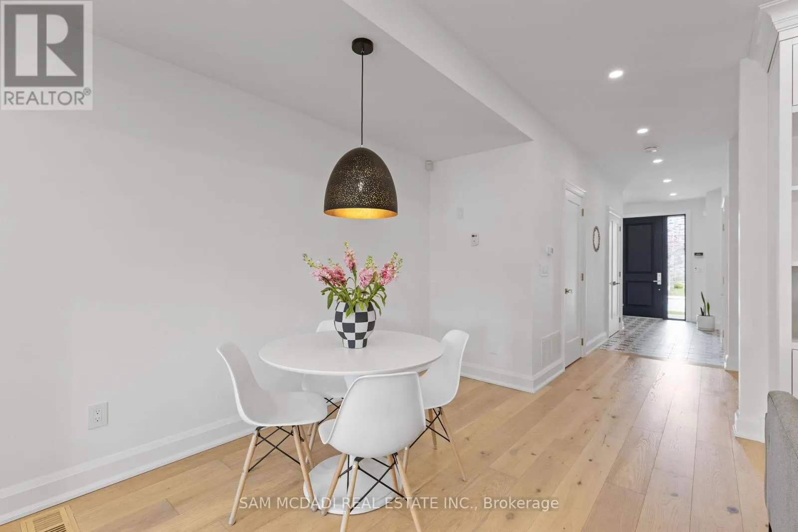 4 IROQUOIS AVENUE