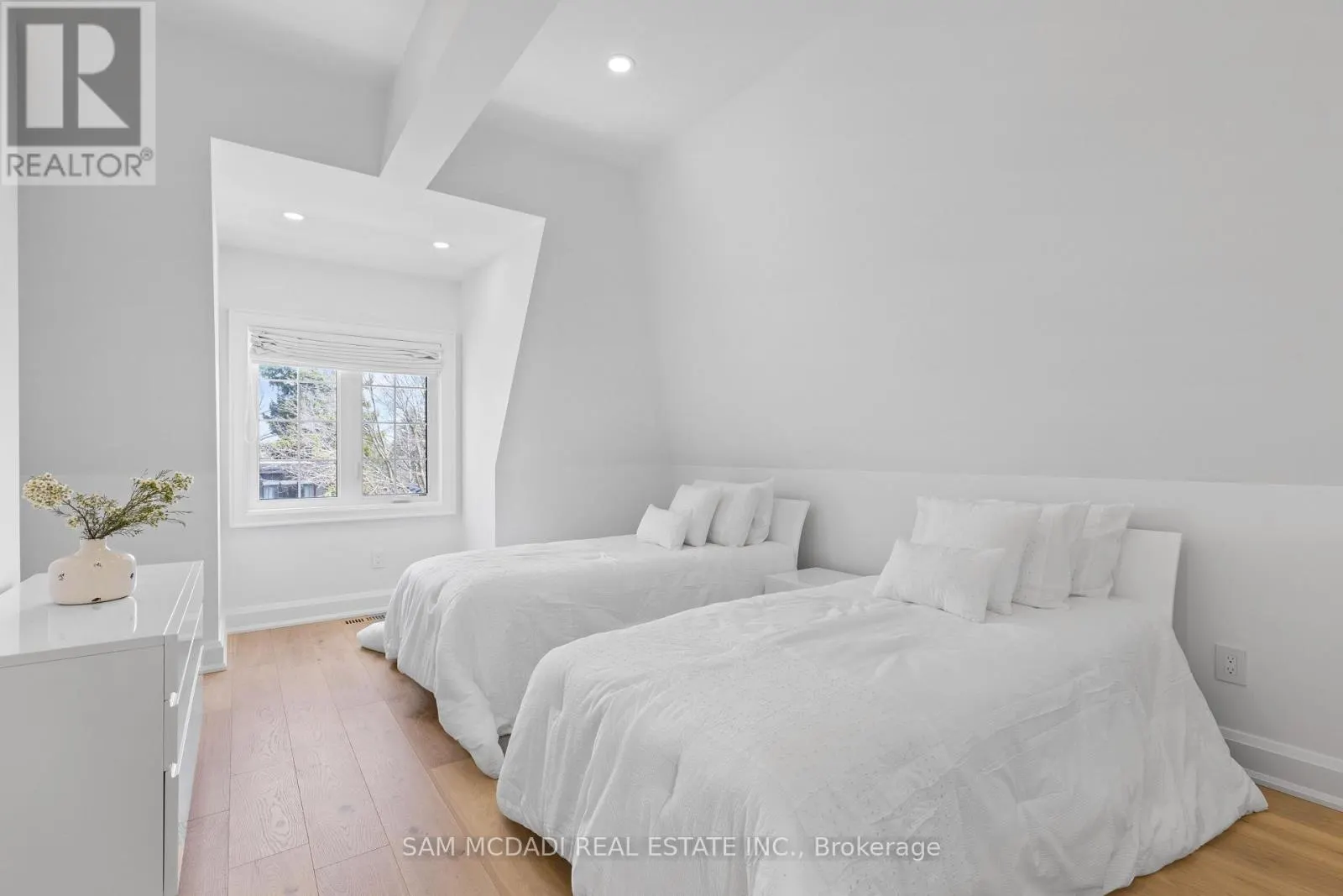 4 IROQUOIS AVENUE