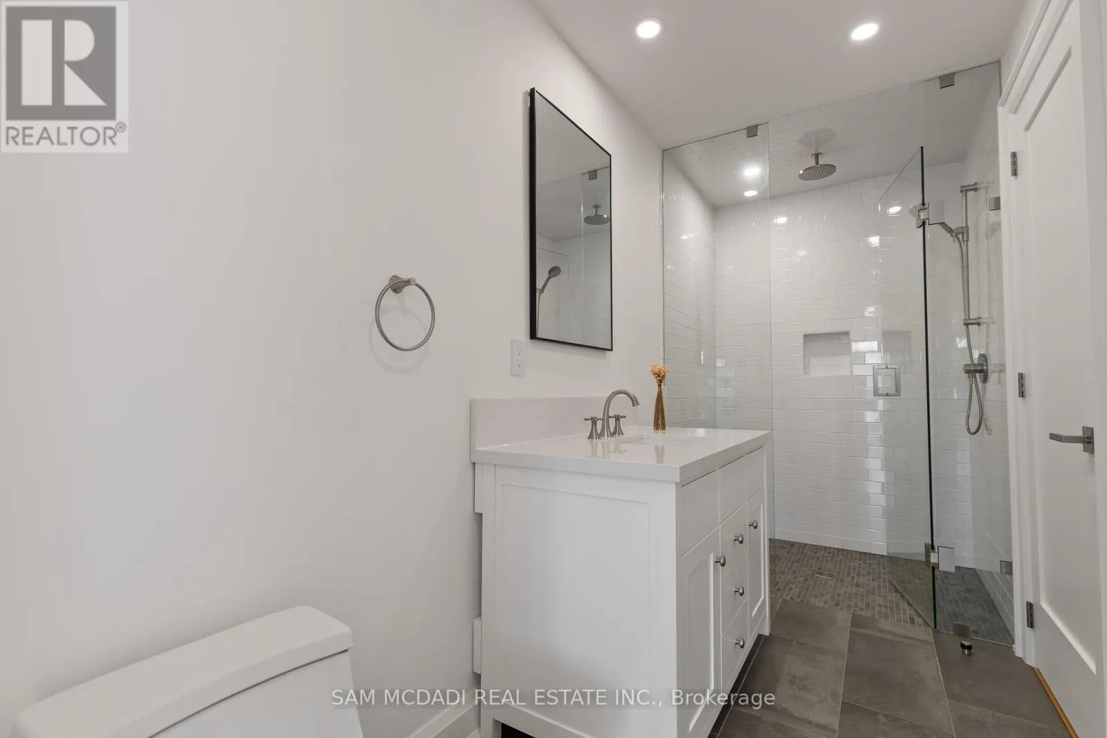 4 IROQUOIS AVENUE