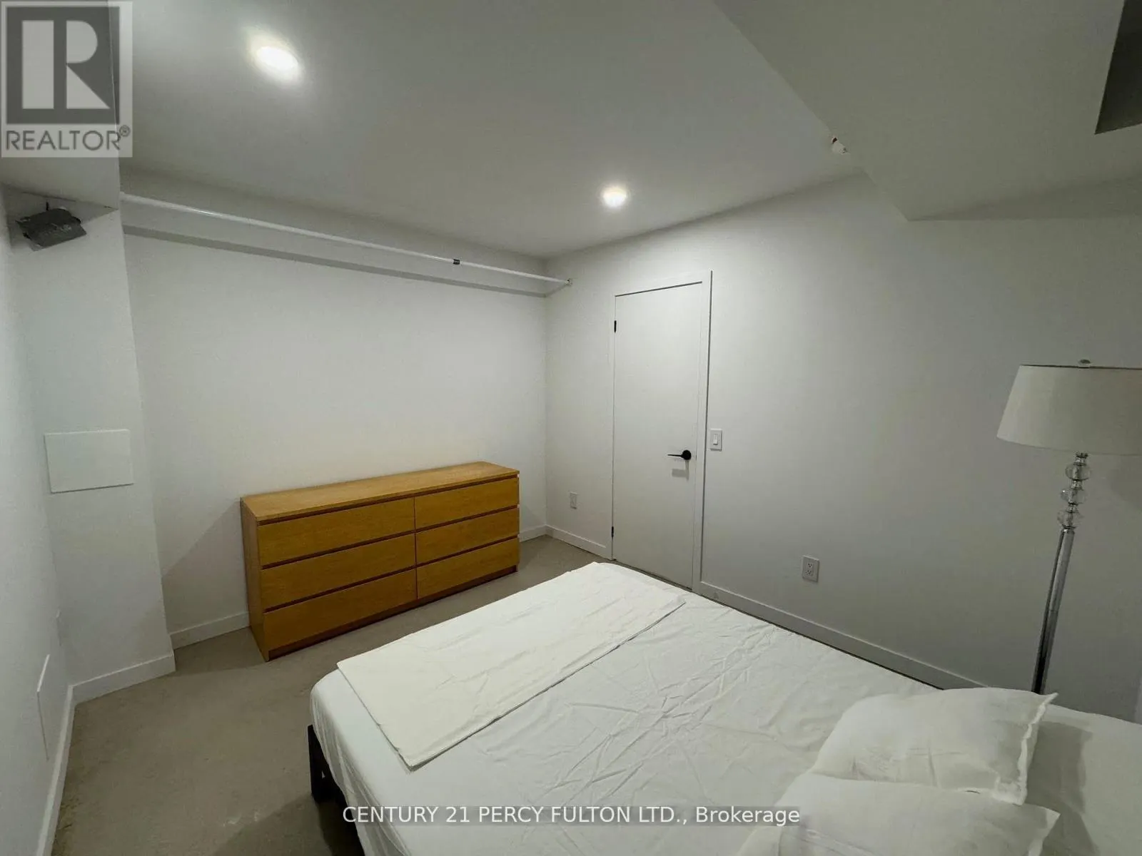 BSMT - 890 OSSINGTON AVENUE