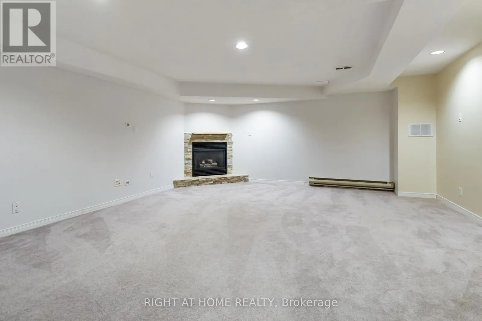 12 - 1520 REEVES GATE