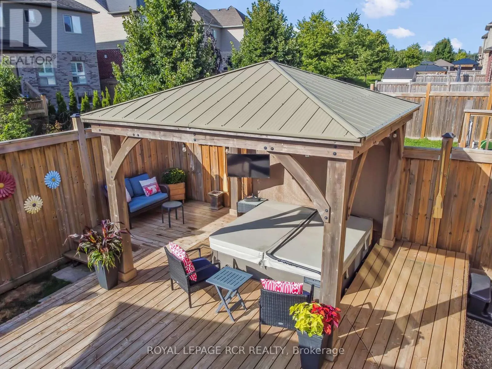 85 LAVERTY CRESCENT