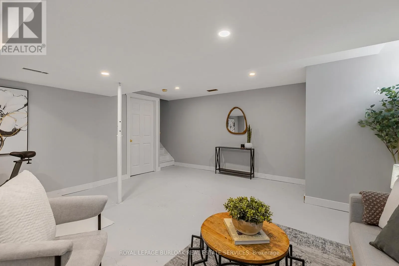 32 - 130 ROBERT STREET