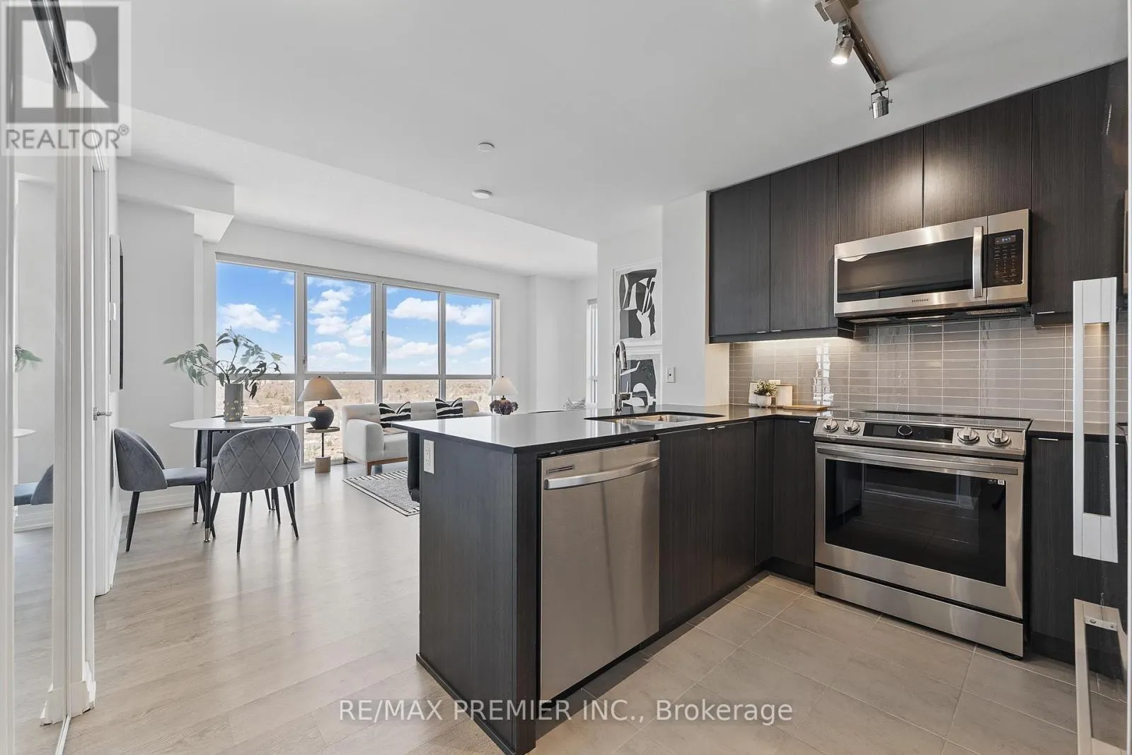 2409 - 50 THOMAS RILEY ROAD