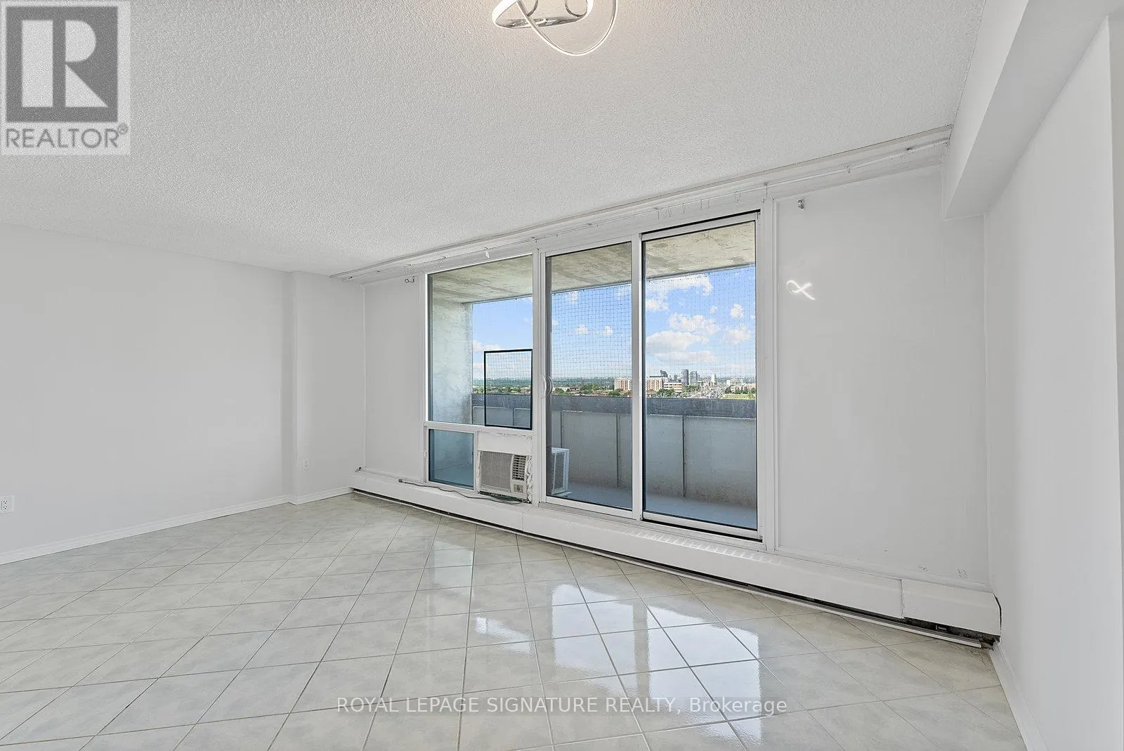 #906 - 5 SAN ROMANOWAY
