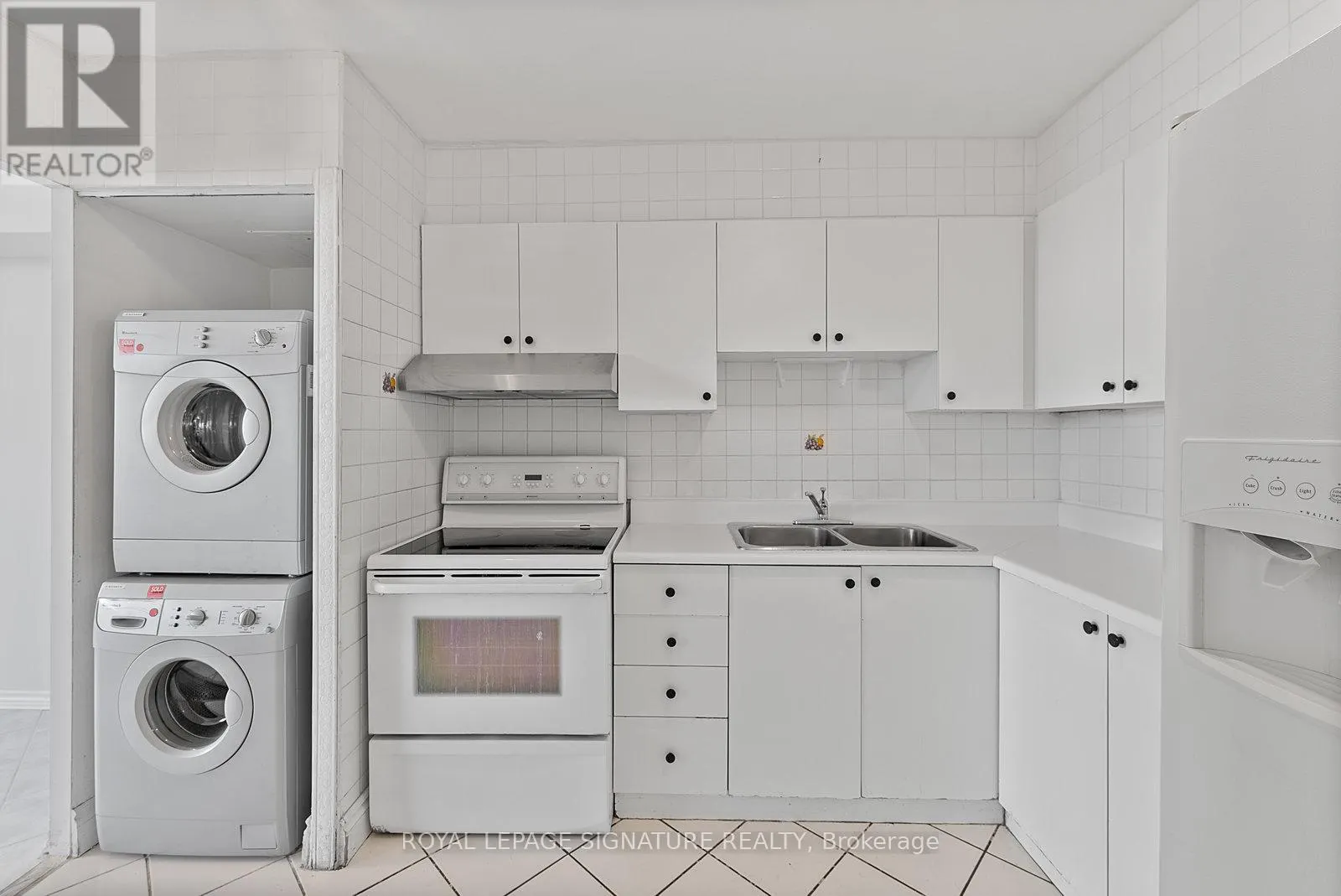 #906 - 5 SAN ROMANOWAY