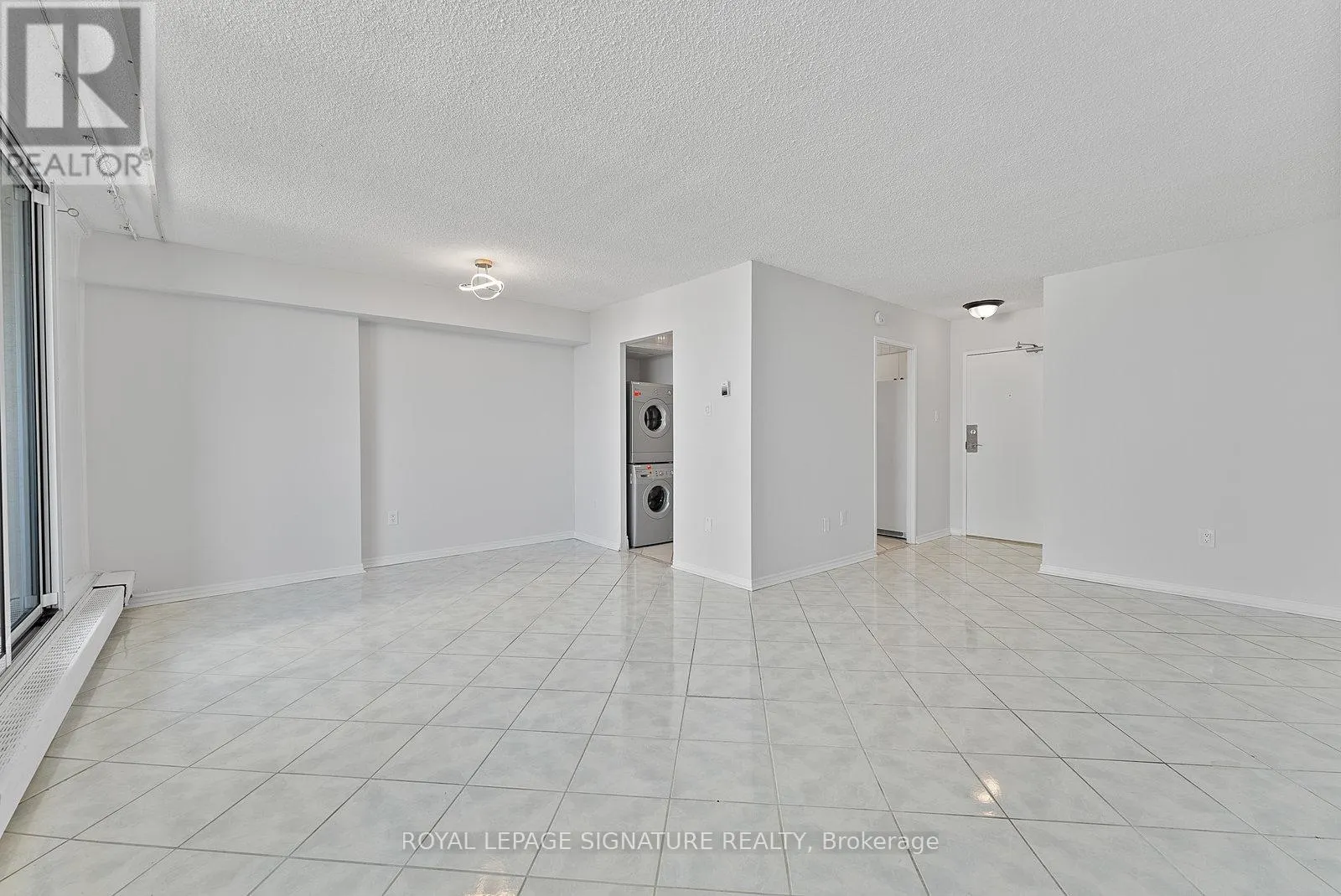 #906 - 5 SAN ROMANOWAY