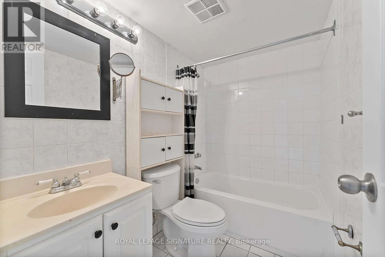 #906 - 5 SAN ROMANOWAY