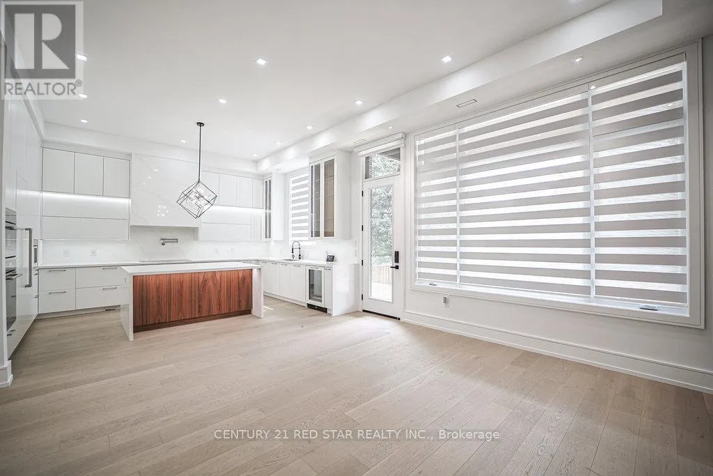 1 FRANKWOOD ROAD