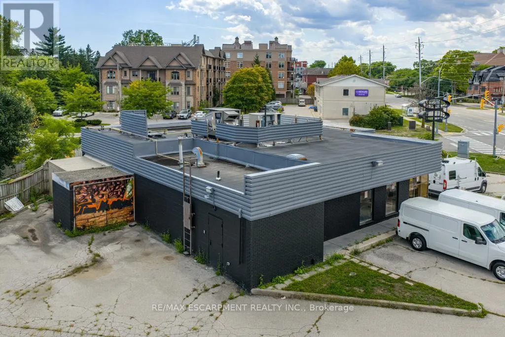 434 PLAINS ROAD E