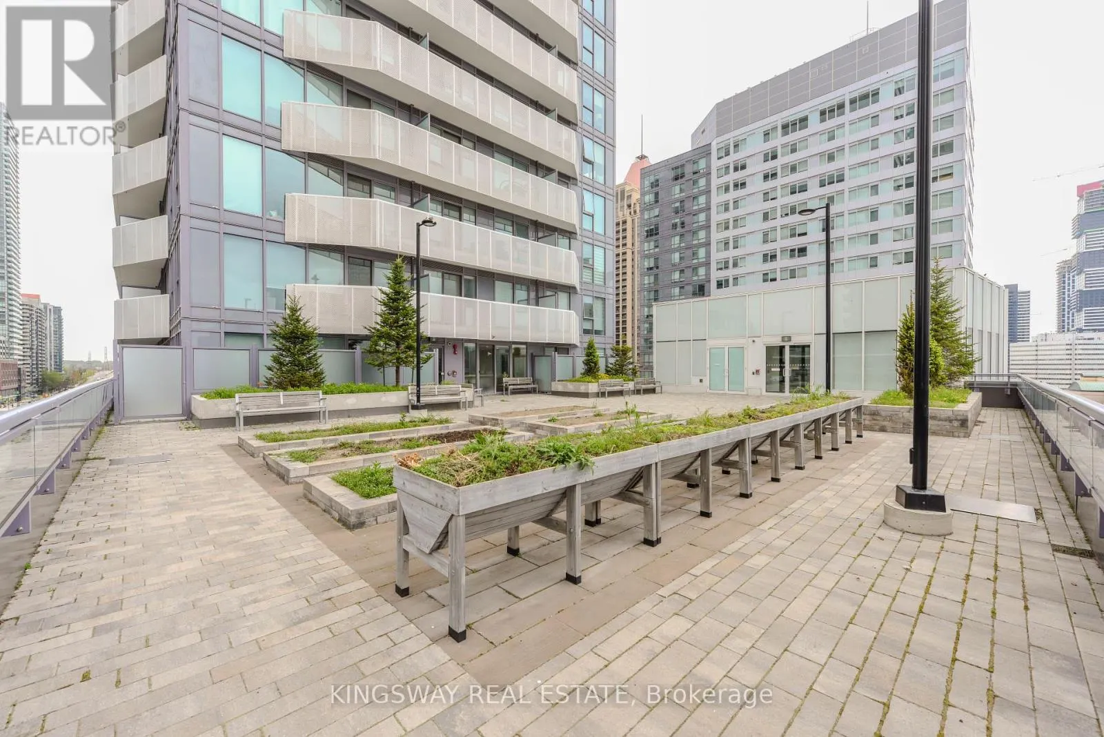 2505 - 4065 CONFEDERATION PARKWAY