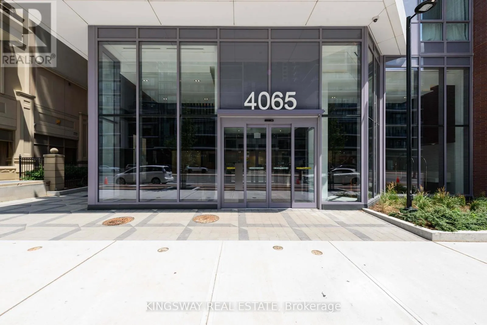 2505 - 4065 CONFEDERATION PARKWAY