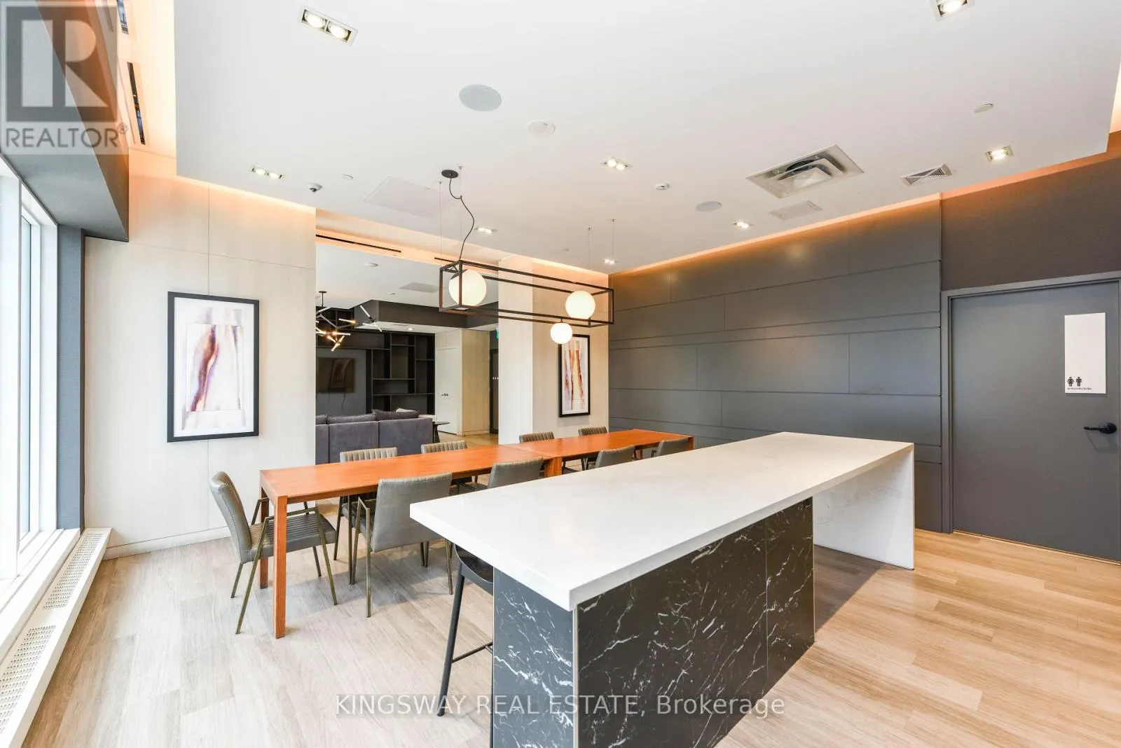 2505 - 4065 CONFEDERATION PARKWAY