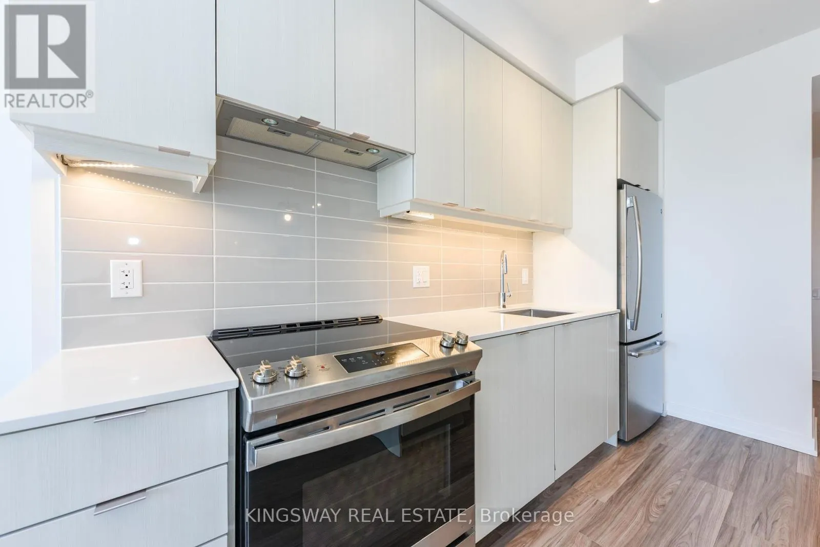 2505 - 4065 CONFEDERATION PARKWAY