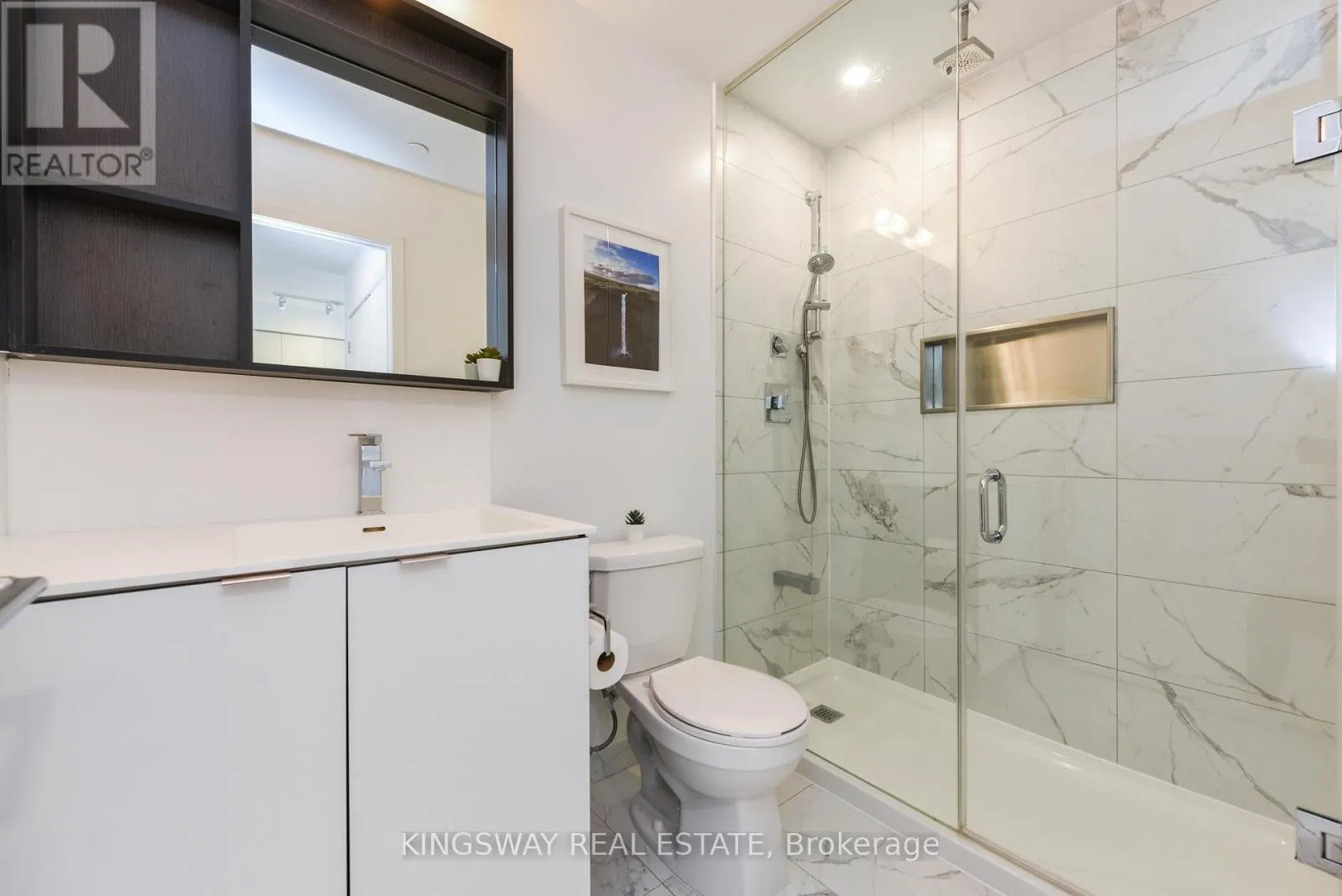 2505 - 4065 CONFEDERATION PARKWAY