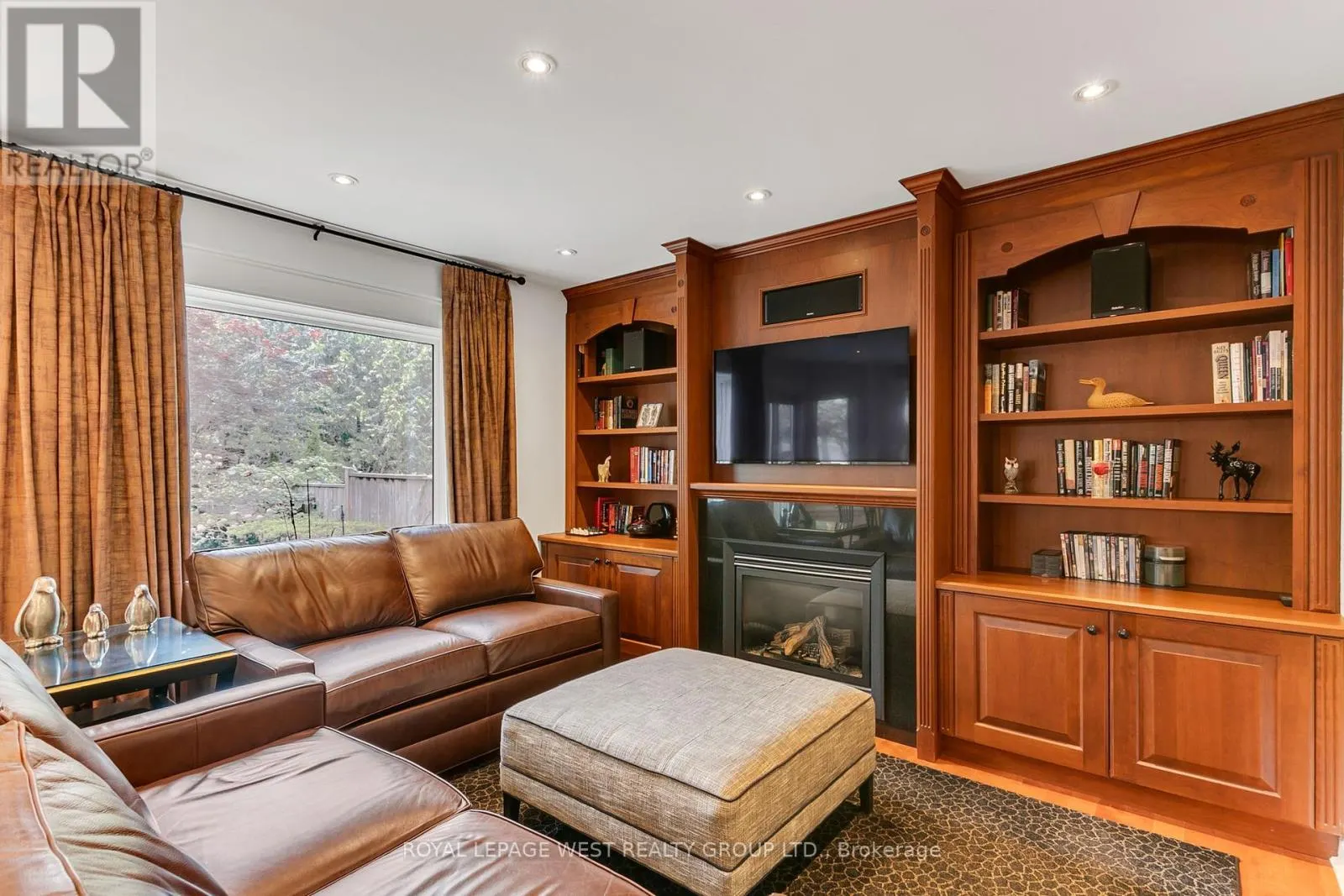 14 DUNEDIN DRIVE