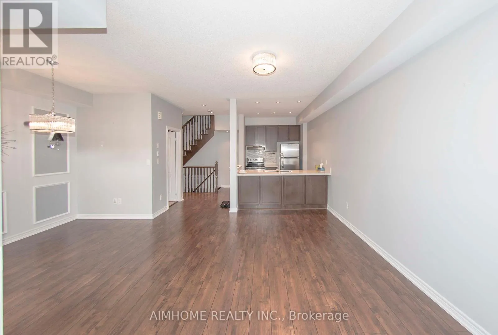 37 - 2435 GREENWICH DRIVE