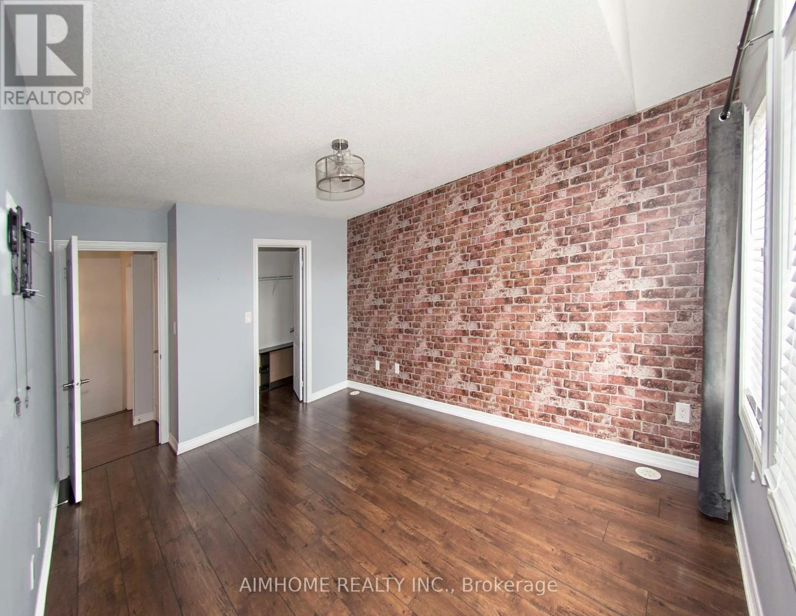37 - 2435 GREENWICH DRIVE