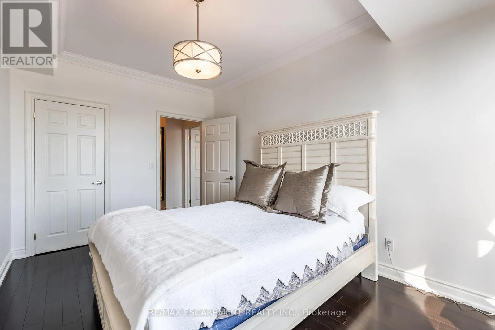 1102 - 1477 LAKESHORE ROAD