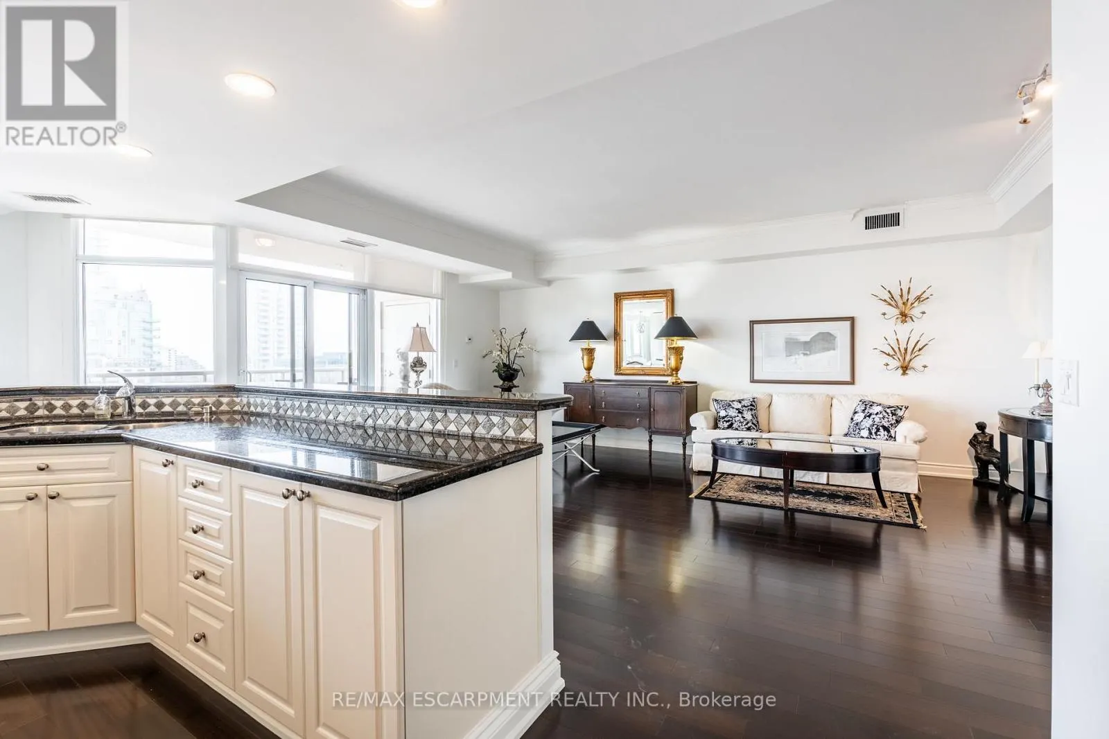 1102 - 1477 LAKESHORE ROAD