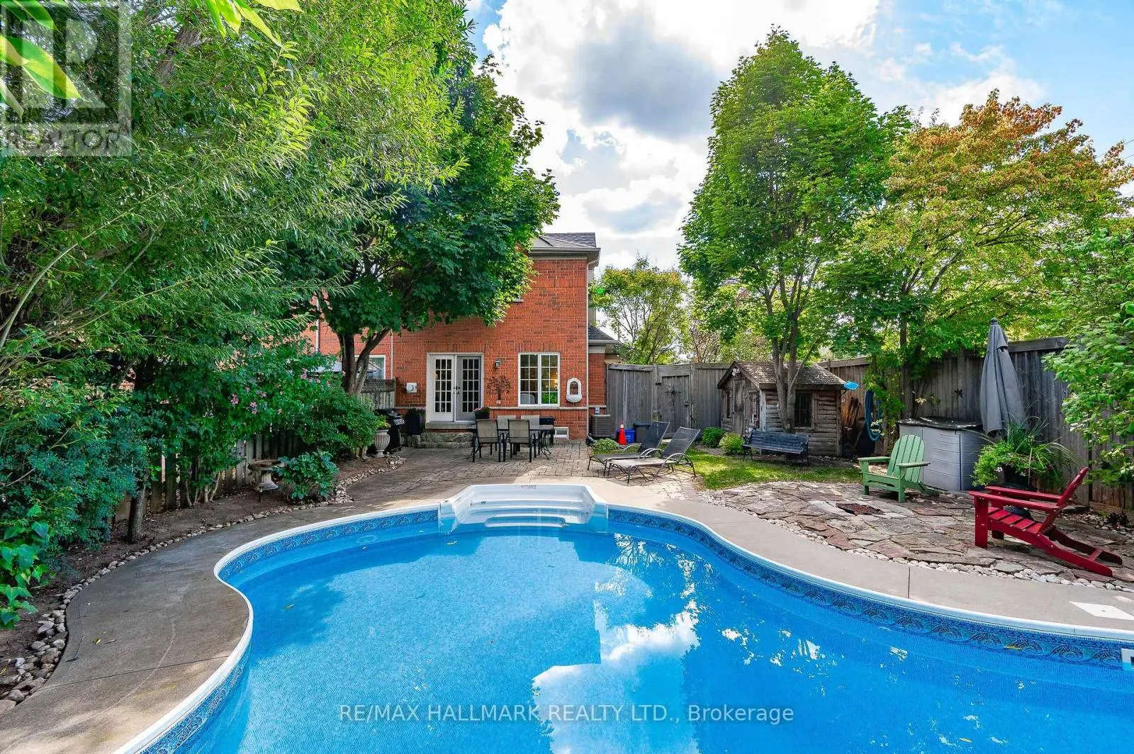 3288 EQUESTRIAN CRESCENT