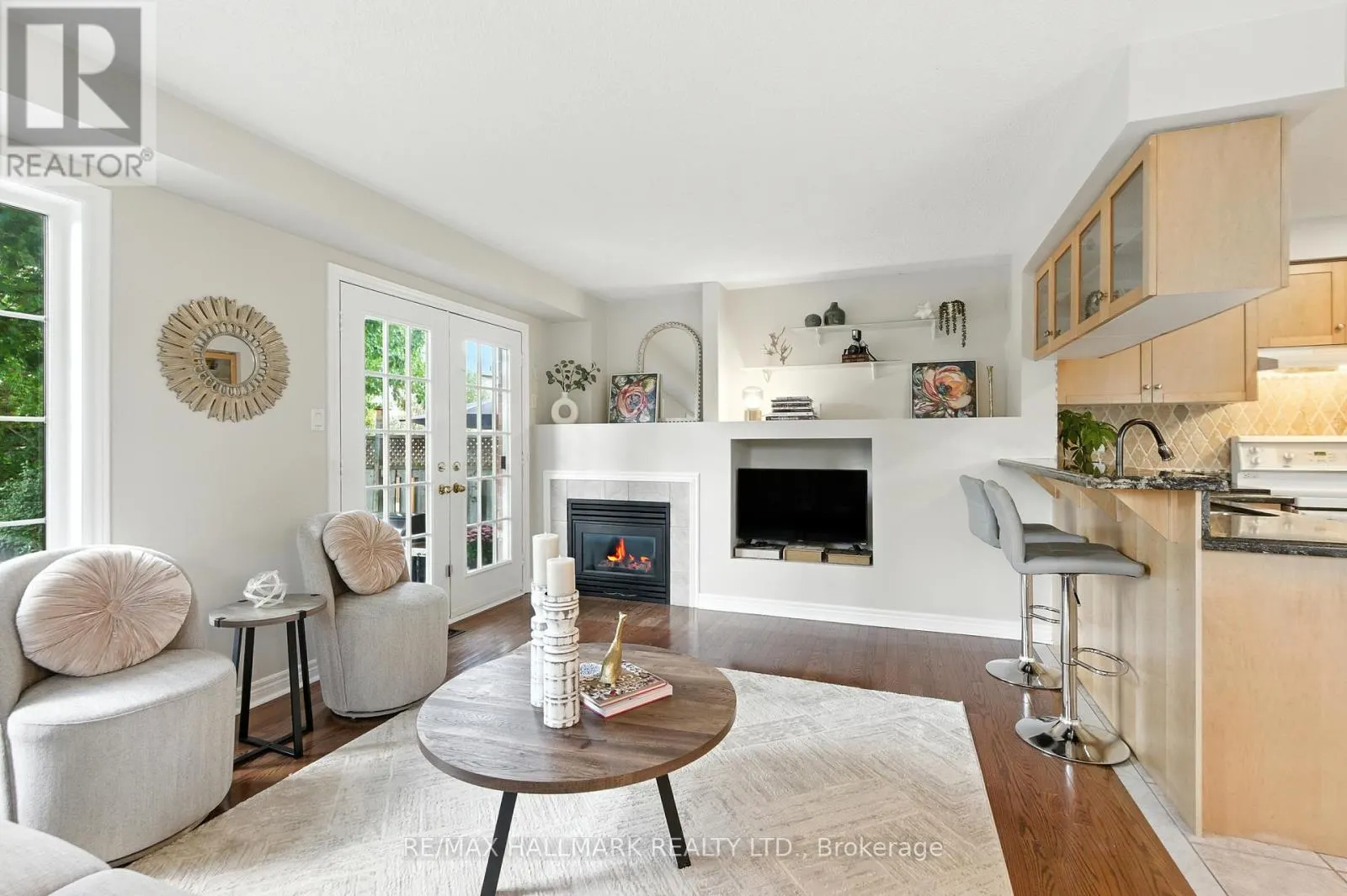 3288 EQUESTRIAN CRESCENT