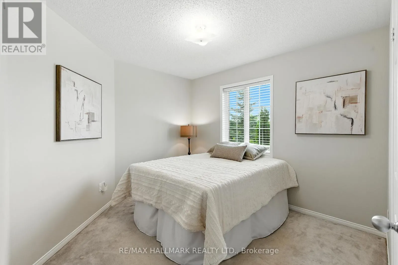 3288 EQUESTRIAN CRESCENT