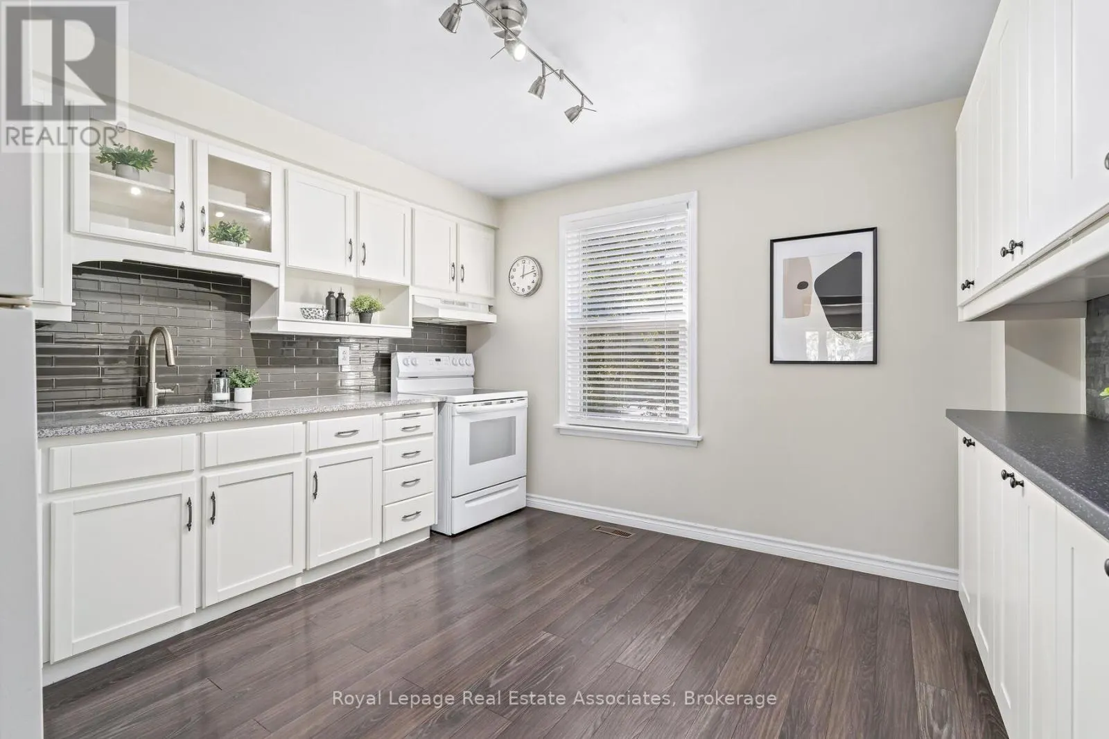 35 - 2269 MOUNTAIN GROVE AVENUE