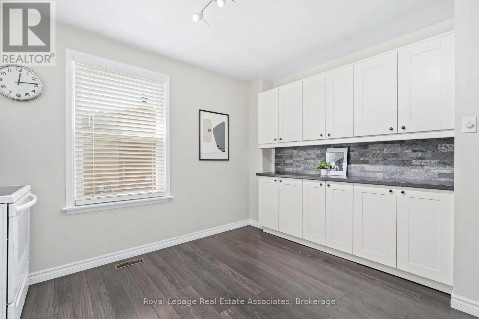 35 - 2269 MOUNTAIN GROVE AVENUE