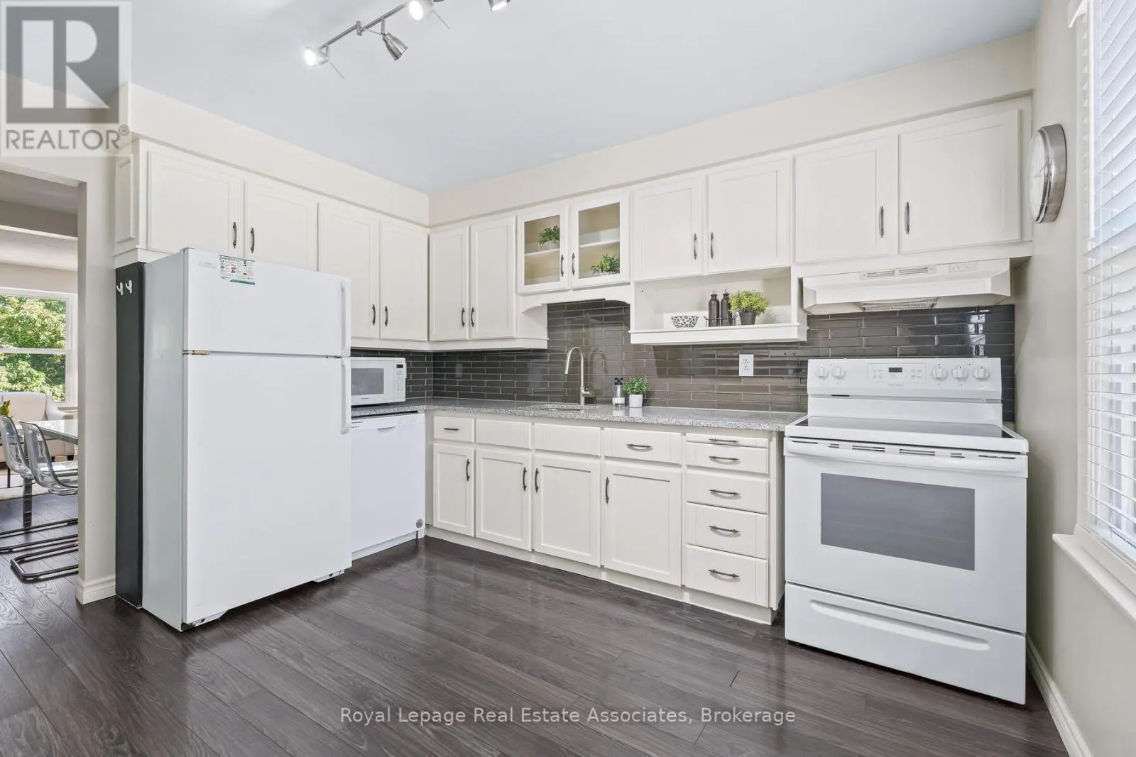 35 - 2269 MOUNTAIN GROVE AVENUE
