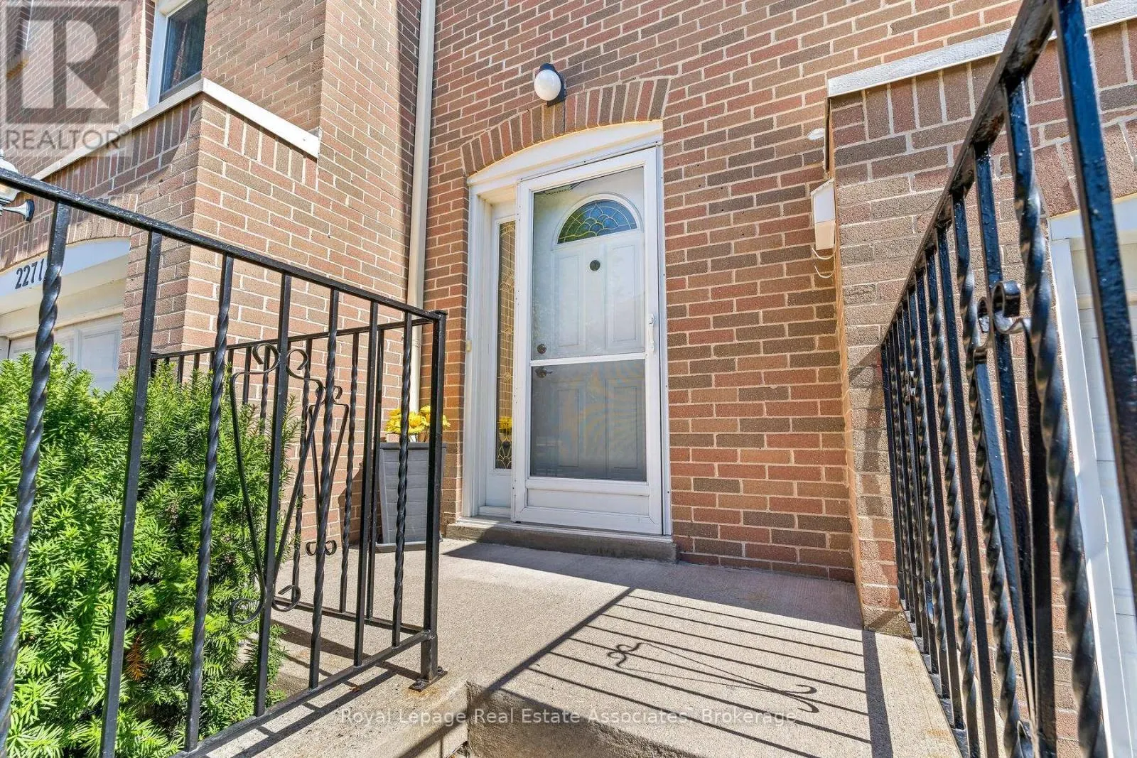 35 - 2269 MOUNTAIN GROVE AVENUE