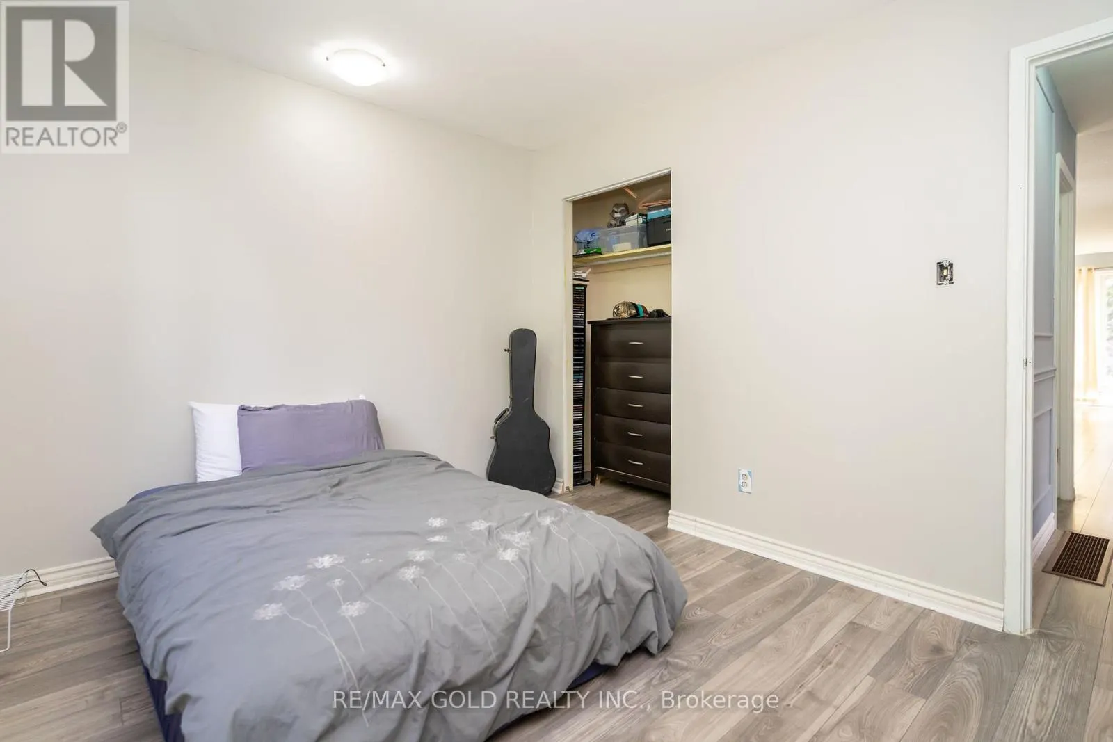4 DEESIDE CRESCENT