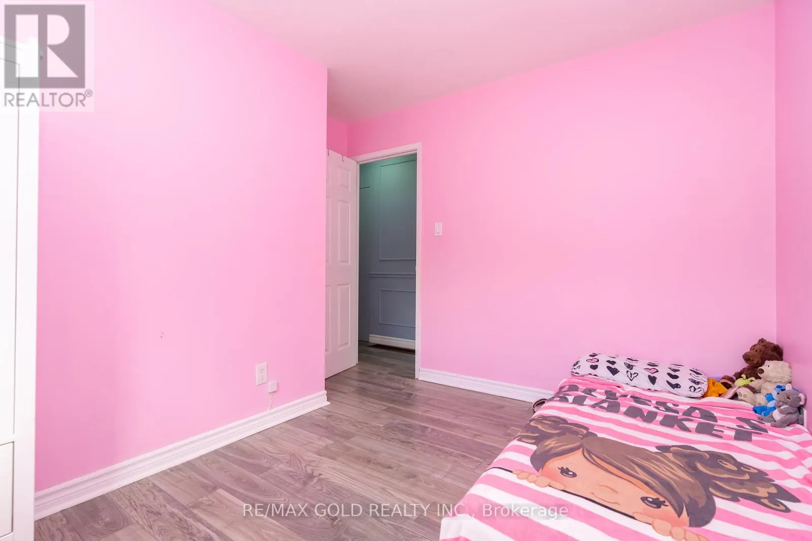 4 DEESIDE CRESCENT