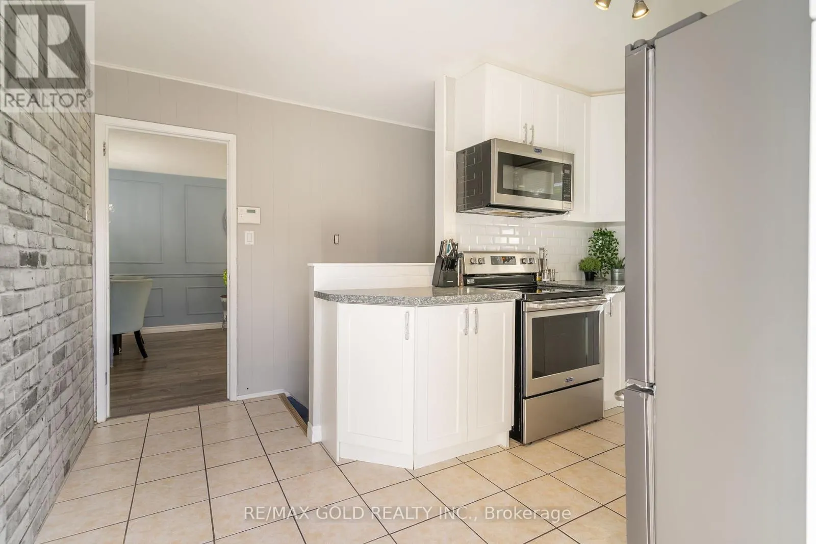 4 DEESIDE CRESCENT