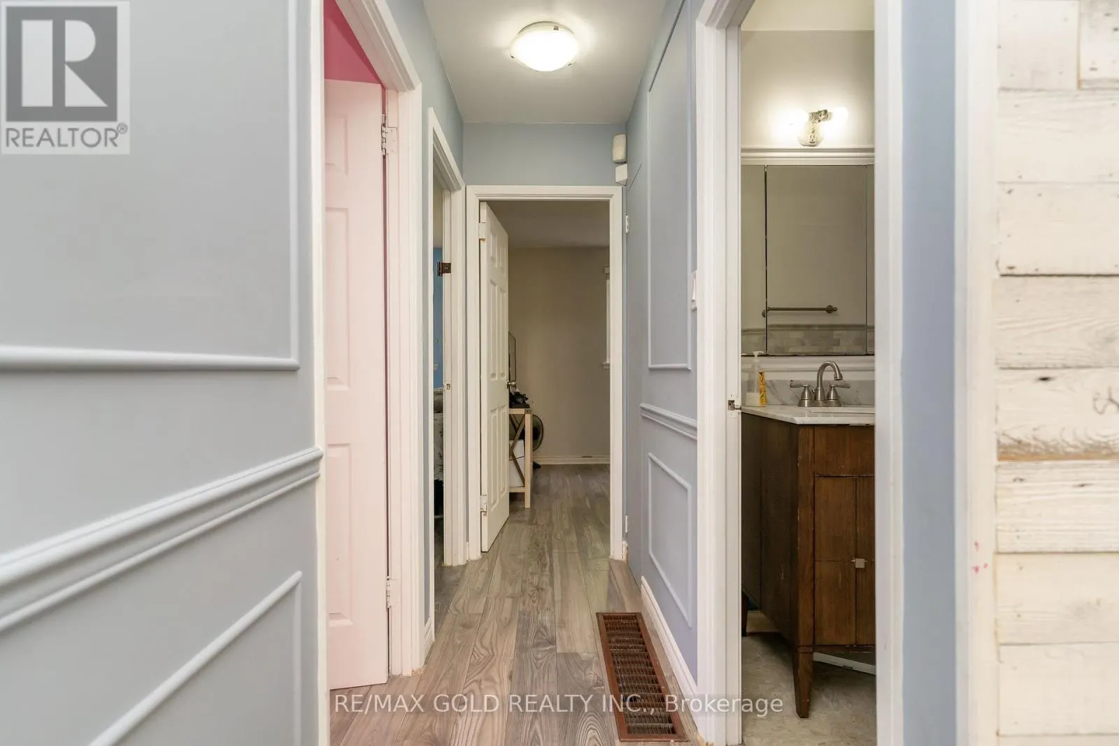 4 DEESIDE CRESCENT