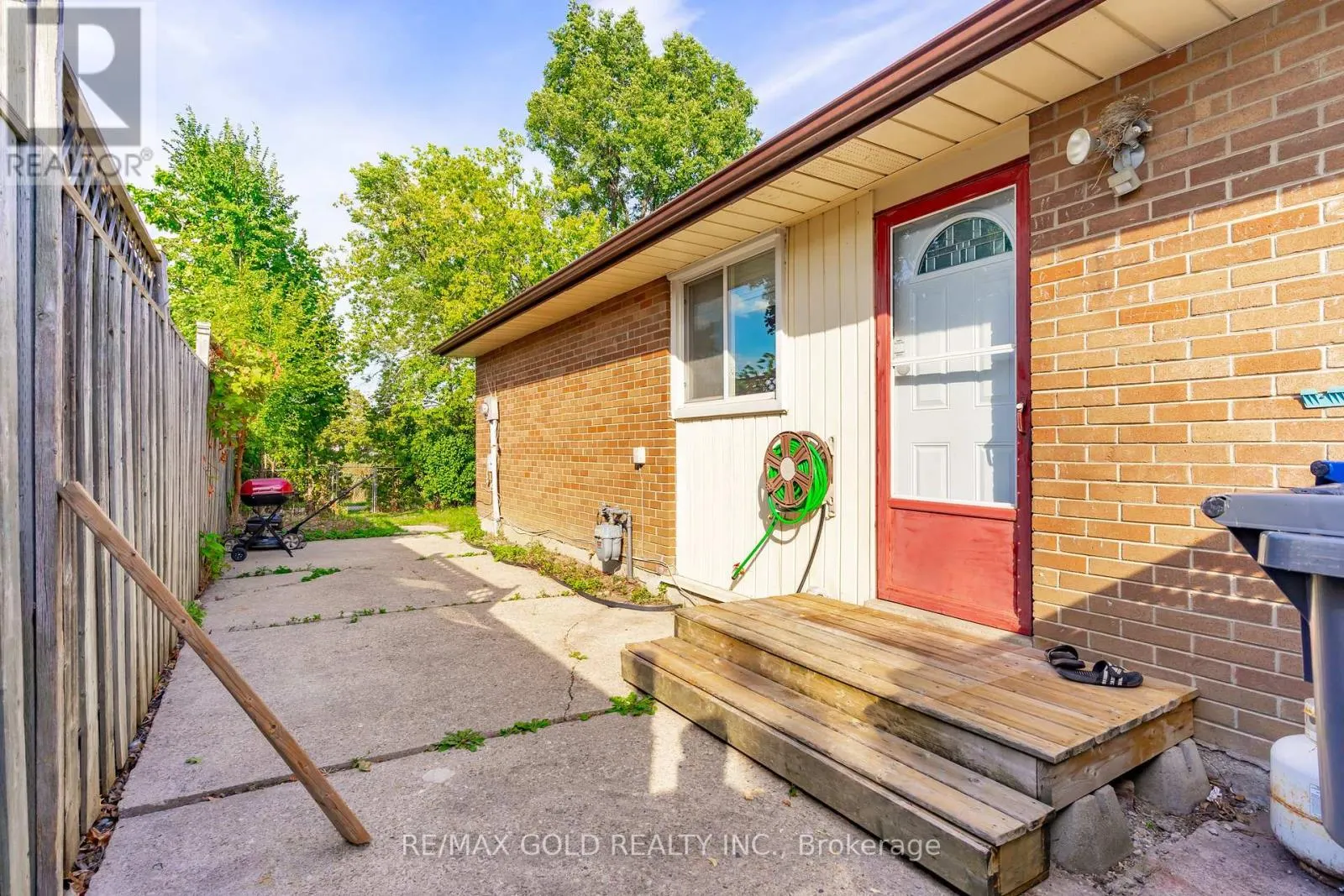 4 DEESIDE CRESCENT