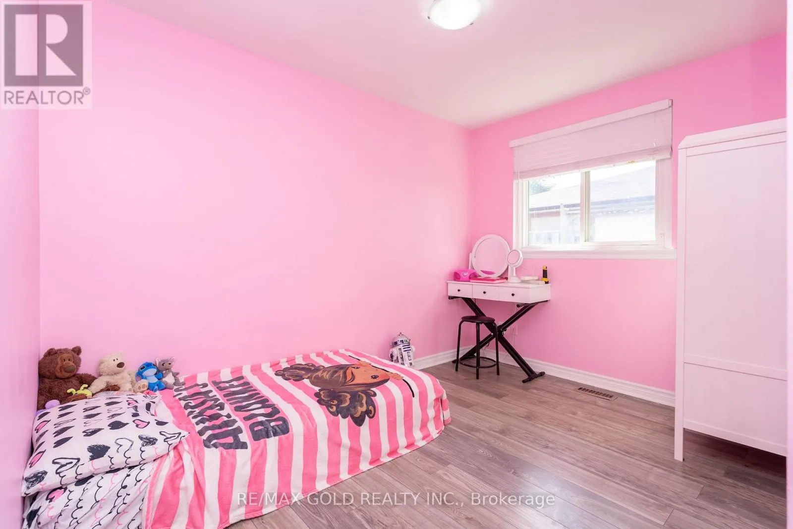 4 DEESIDE CRESCENT