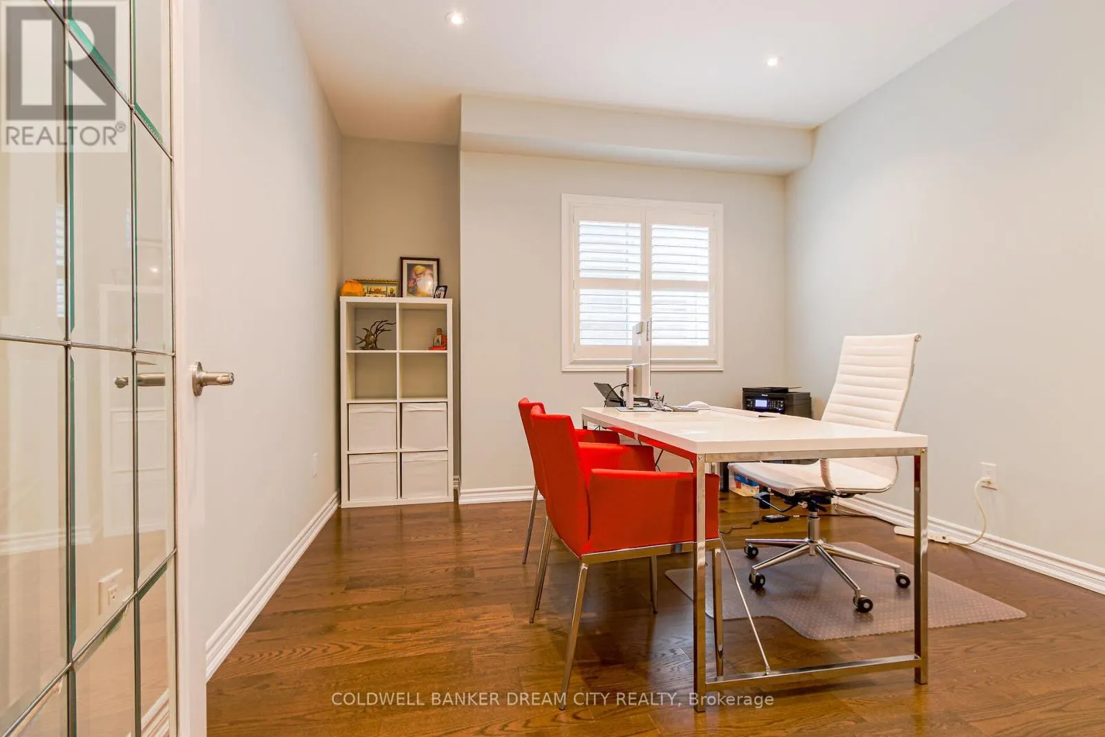 450 BRISDALE DRIVE