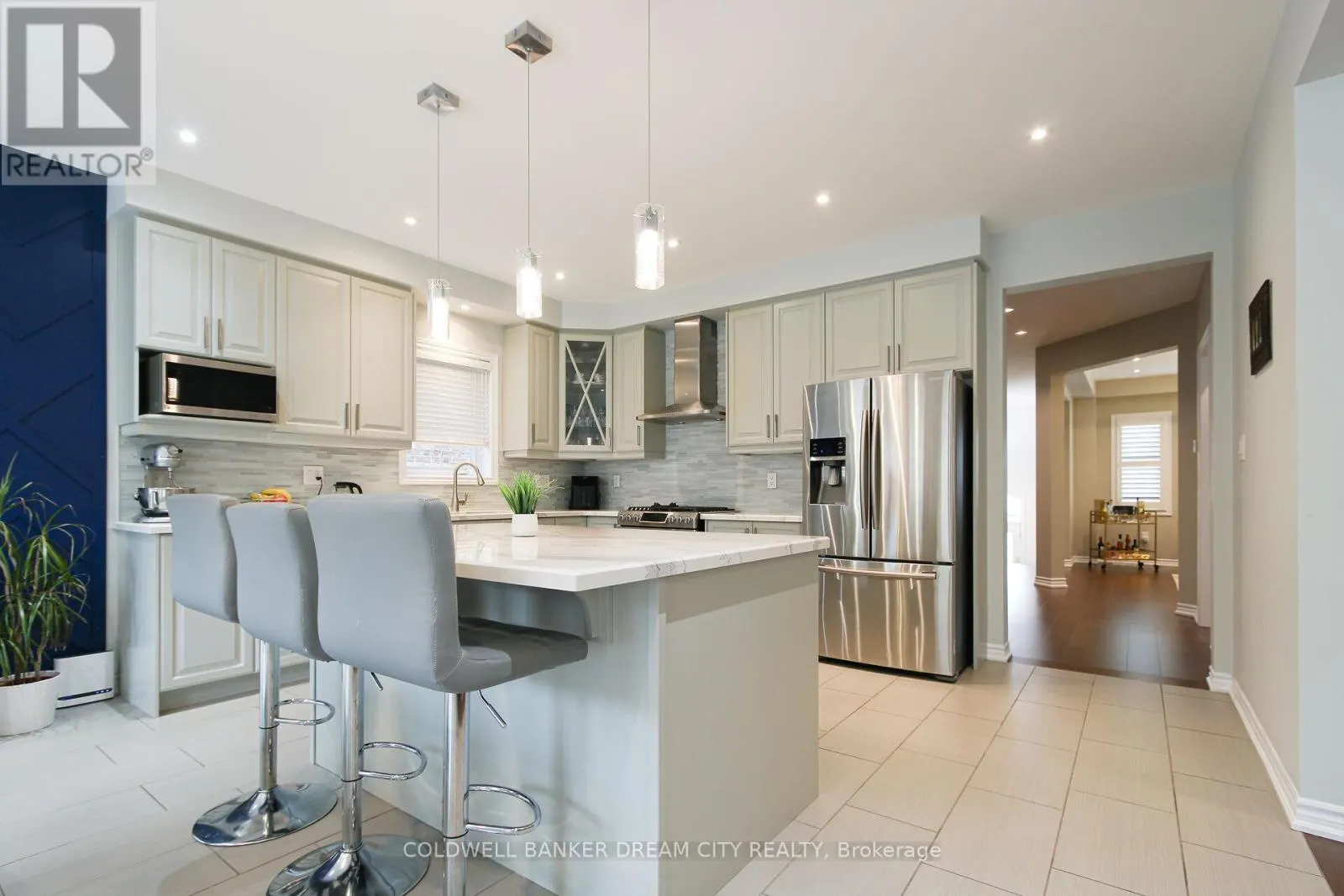 450 BRISDALE DRIVE