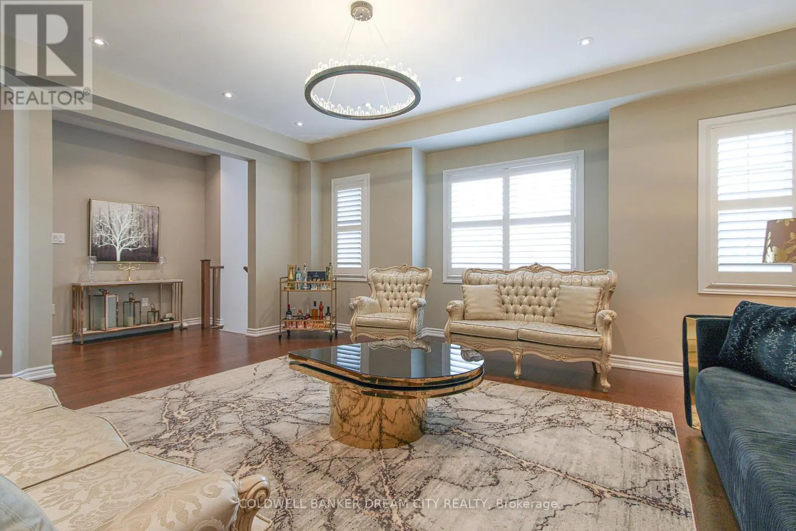 450 BRISDALE DRIVE