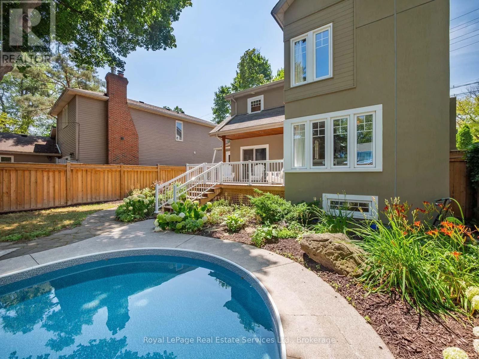 247 ALLAN STREET