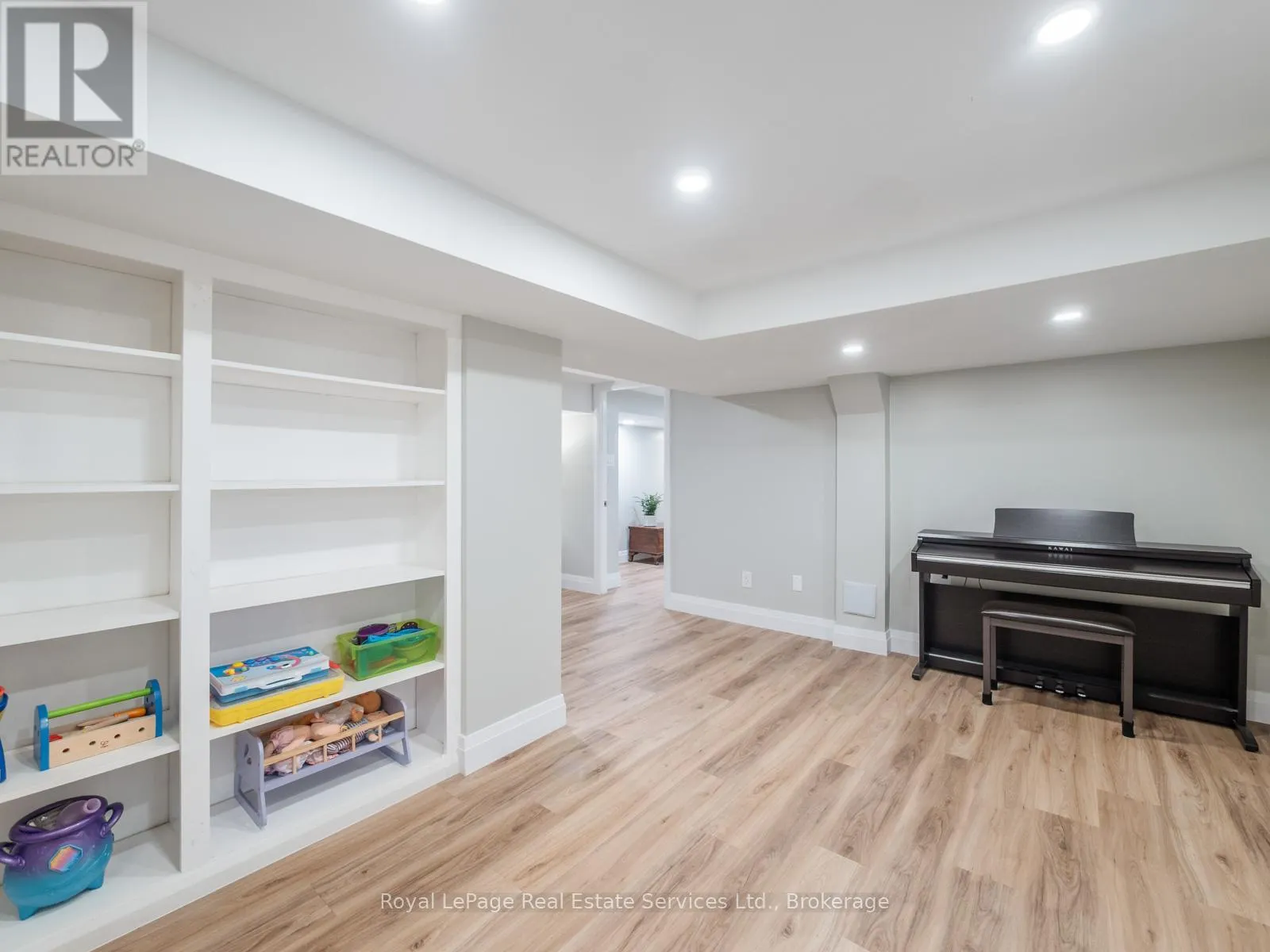 247 ALLAN STREET