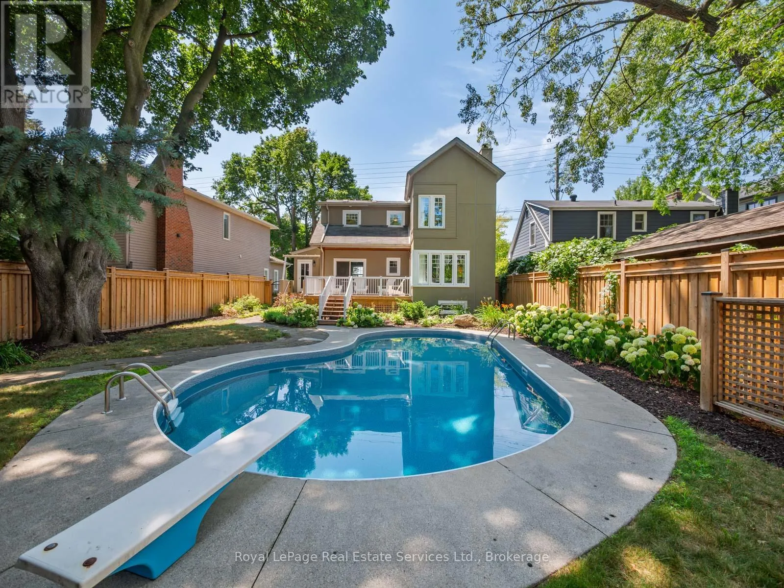 247 ALLAN STREET