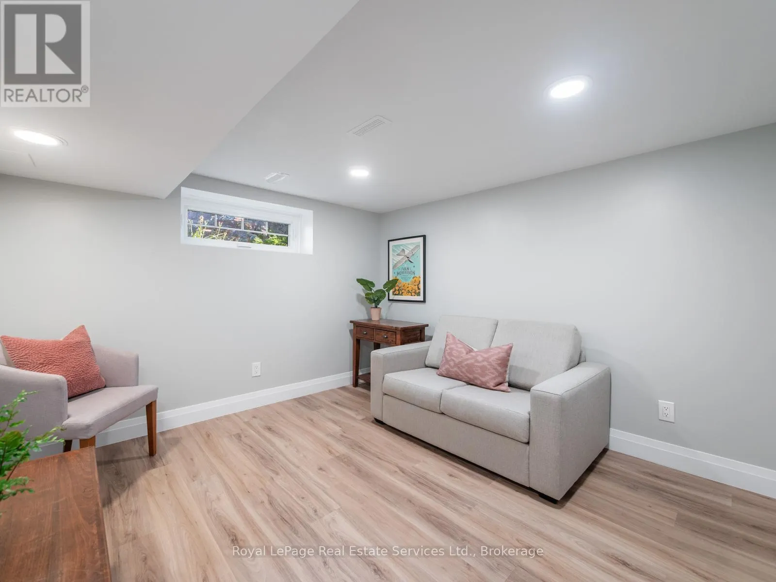 247 ALLAN STREET
