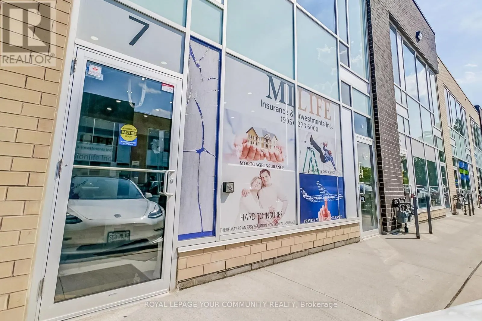 EAST - 6-1185 QUEENSWAY