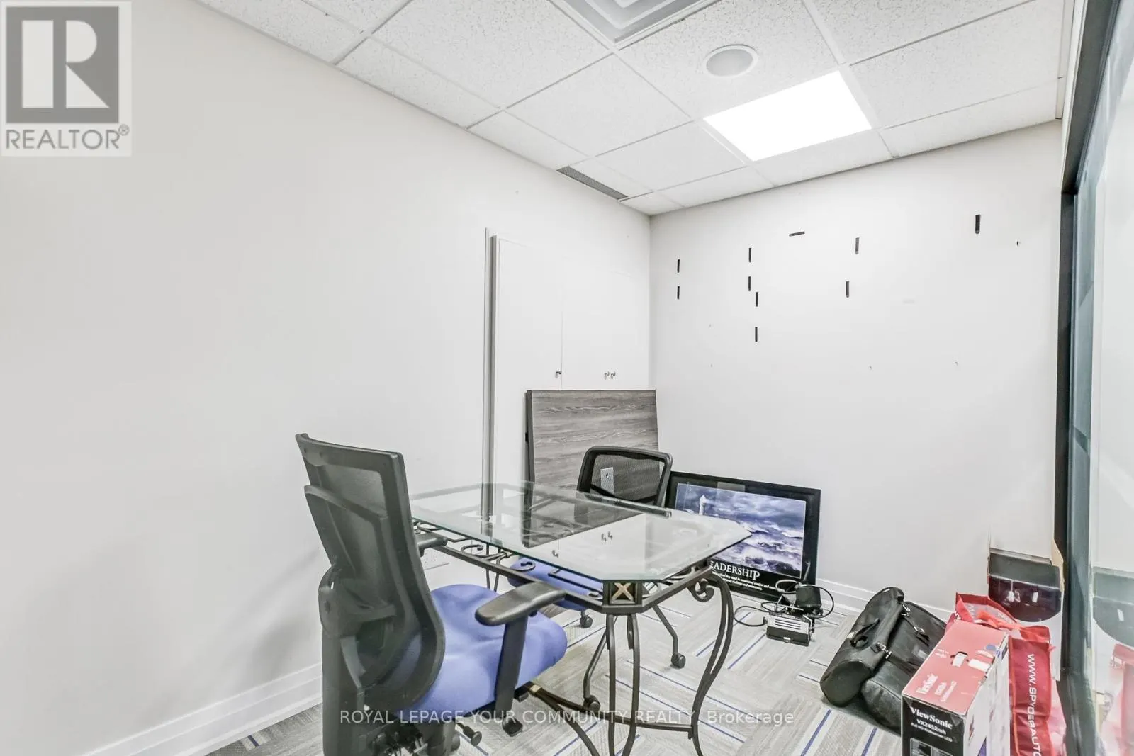 EAST - 6-1185 QUEENSWAY