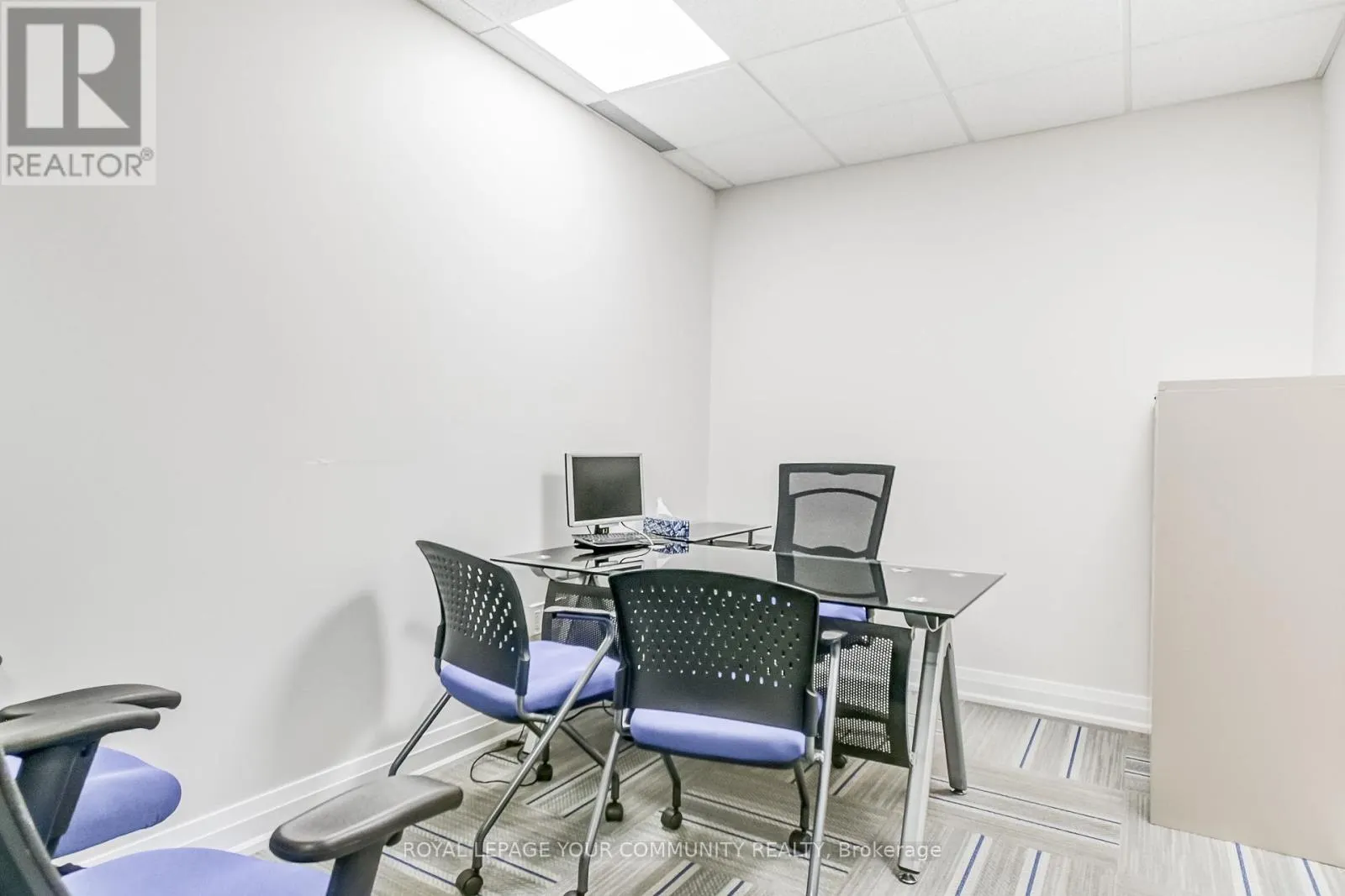 EAST - 6-1185 QUEENSWAY